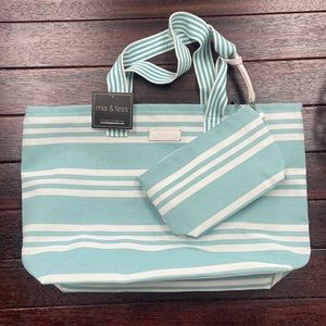 Water resistant mia and tess blue green beach tote with matching make up bag
